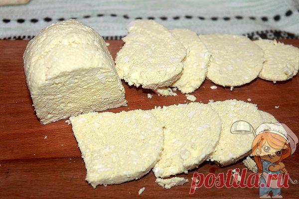 Домашний сыр без яиц. Лучшие рецепты для детей, для пп и гурманов Как сделать домашний сыр из творога без яиц. Пошаговый рецепт варки сыра из творога и молока. Варианты приготовления на кефире и сметане.
