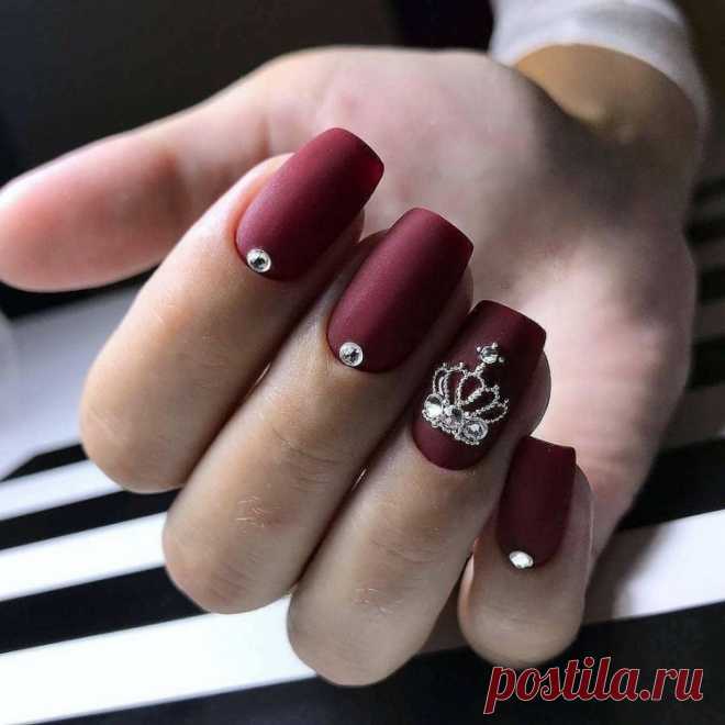 Бордовые ногти на новый год - 63 фото