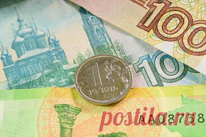 Российских покупателей предупредили об уловках продавцов при оплате картой. В некоторых случаях магазинам выгодно принимать оплату за свои товары бумажными купюрами, а не банковским картами. Об уловках продавцов российских покупателей предупредил исполнительный директор Ассоциации участников рынка электронных денег и денежных переводов Павел Шуст.