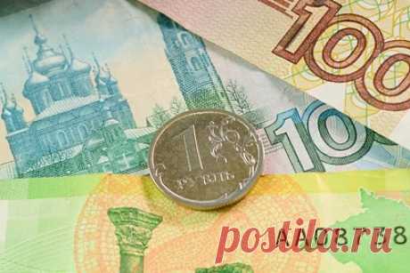 Российских покупателей предупредили об уловках продавцов при оплате картой. В некоторых случаях магазинам выгодно принимать оплату за свои товары бумажными купюрами, а не банковским картами. Об уловках продавцов российских покупателей предупредил исполнительный директор Ассоциации участников рынка электронных денег и денежных переводов Павел Шуст.