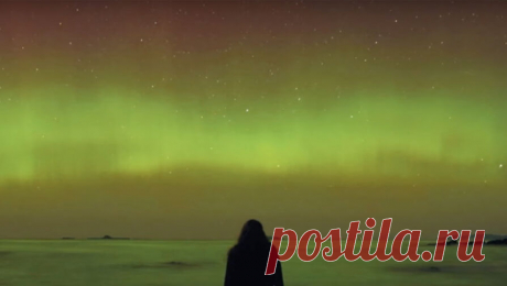 В Турции из-за солнечной вспышки увидели северное сияние. Северное сияние впервые было замечено в турецком городе после солнечной вспышки. Об этом пишет турецкая газета Akşam, передает РИА Новости. &quot;Северное сияние, наблюдавшееся во многих странах Европы из-за сильной солнечной бури, ...