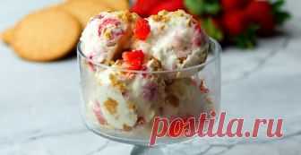 No Churn Strawberry Cheesecake Ice Cream Strawberry
