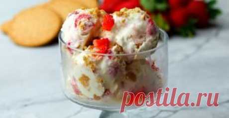 No Churn Strawberry Cheesecake Ice Cream Strawberry