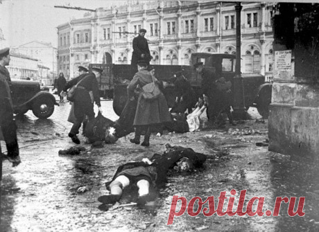 Государственные архивы РФ, хранящие фотодокументы о Великой Отечественной войне 1941-1945 гг. Сайт &quot;Победа. 1941-1945&quot;. Подвигу твоему Ленинград нет равных !!!