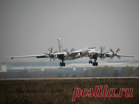 Модернизированный ракетоносец Ту-95 «Медведь» передан в войска - Телеканал «Звезда»