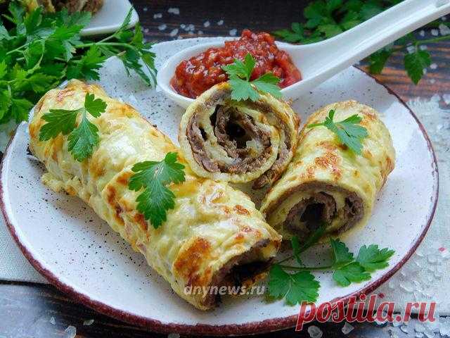 Бризоль из фарша на сковороде с начинкой рецепт с фото пошагово Рецепт бризоль из фарша на сковороде с начинкой, с фото. Бризоль представляет собой обжаренные вместе яичный омлет и мясной фарш скрученные рулетом