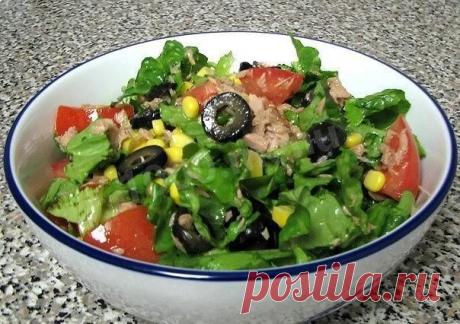 Зеленый салат с консервированным тунцом рецепт с фото пошагово - 1000.menu