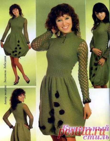 Платье с ажурными рукавами