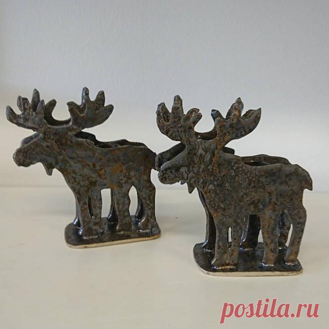 Lyckospira,Ingela Gyllenvåg в Instagram: «Två älgljusstakar i silverbronsglasyr (beställningsjobb). Idag har jag öppet på eftermiddagen från kl 14 och fram till kl 18.00 för den som…» 32 отметок «Нравится», 0 комментариев — Lyckospira,Ingela Gyllenvåg (@lyckospira) в Instagram: «Två älgljusstakar i silverbronsglasyr (beställningsjobb). Idag har jag öppet på eftermiddagen från…»