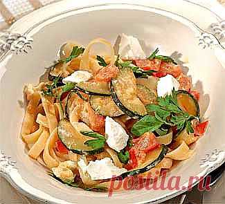 Феттучине с цукини, помидорами и фетой, второе блюдо. Пошаговый рецепт с фото на Gastronom.ru