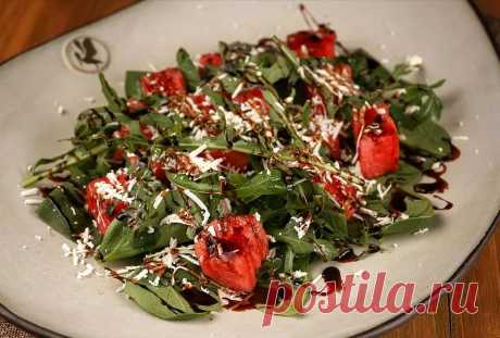 Салат с арбузом (Σαλάτα με καρπούζι) от шеф-повара ресторана «Порто Миконос». Рецепты от шефа