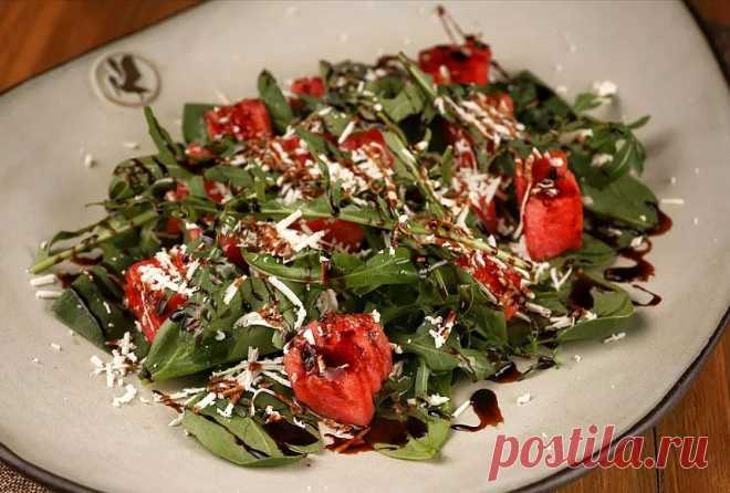 Салат с арбузом (Σαλάτα με καρπούζι) от шеф-повара ресторана «Порто Миконос». Рецепты от шефа