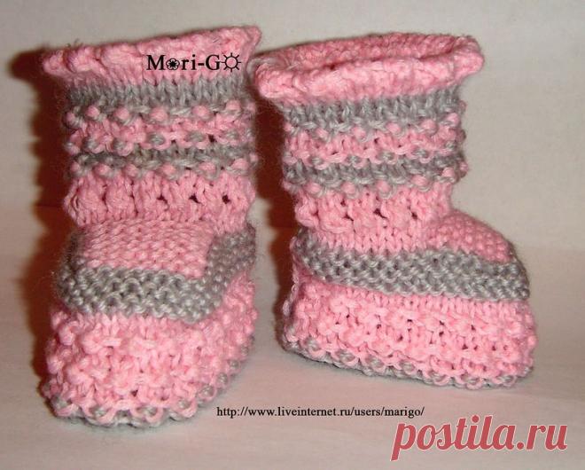 Пинетки спицами на малыша 1 - 3 месяца.