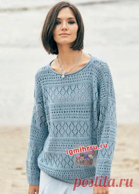 Серо-голубой пуловер с сочетанием ажурных узоров. Вязание спицами со схемами и описанием