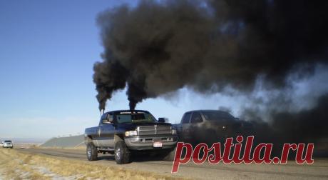 Почему двигатель «идет в разнос»? Основные причины явления Разнос двигателя — одна из самых неприятных ситуаций, связанных с поломкой двигателя. Она характеризуется неконтролируемым повышением оборотов мотора, из-за чего остановить его работу невозможно ключо