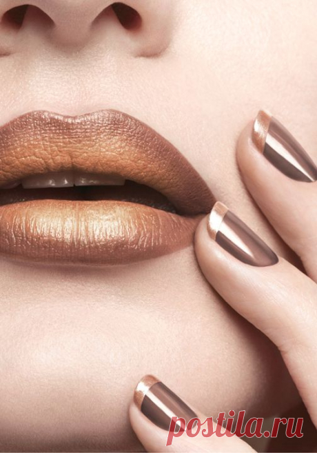 Metallic manicure
