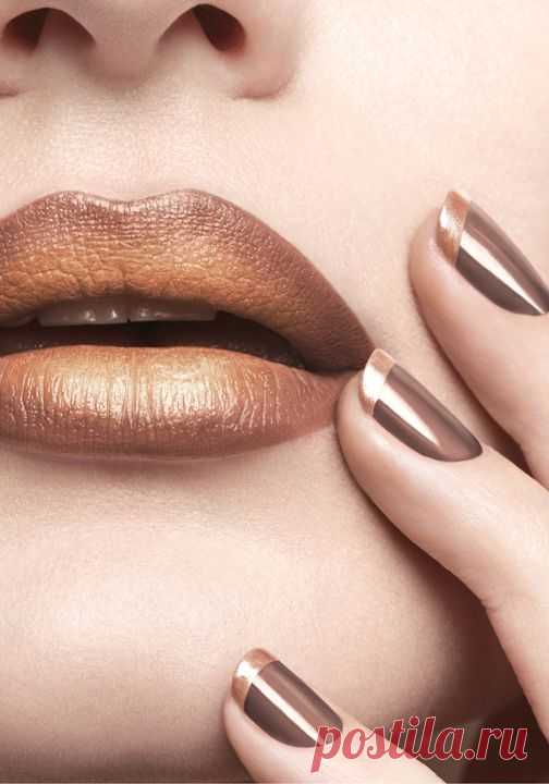 Metallic manicure