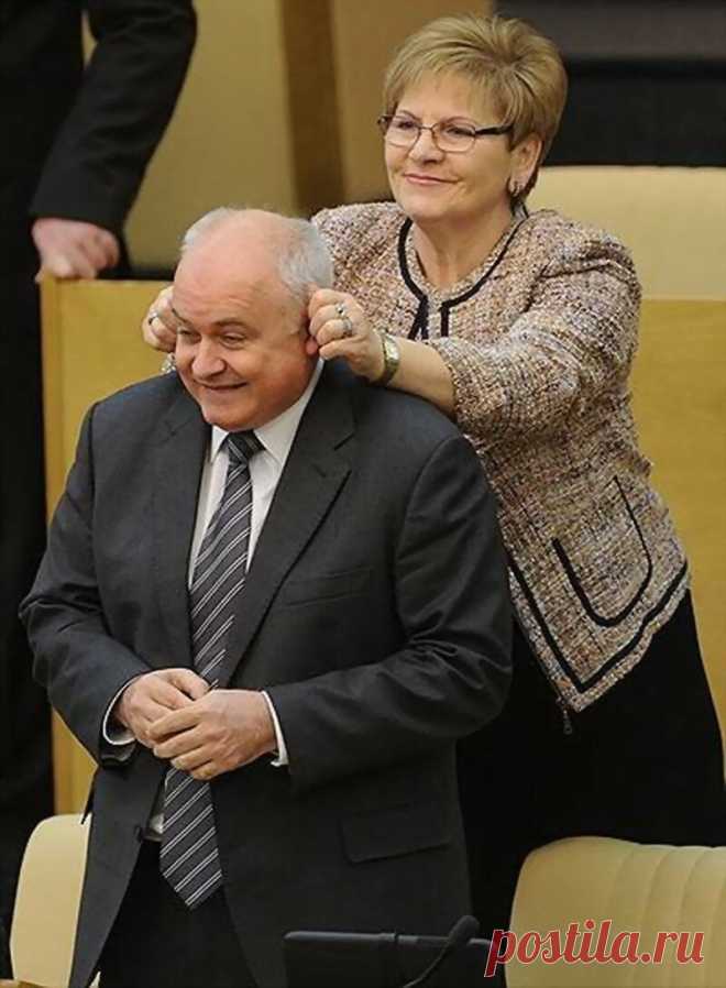 Вот за что депутаты Госдумы получают зарплаты. Подборка фото непосильного труда | О праве на понятном языке | Яндекс Дзен