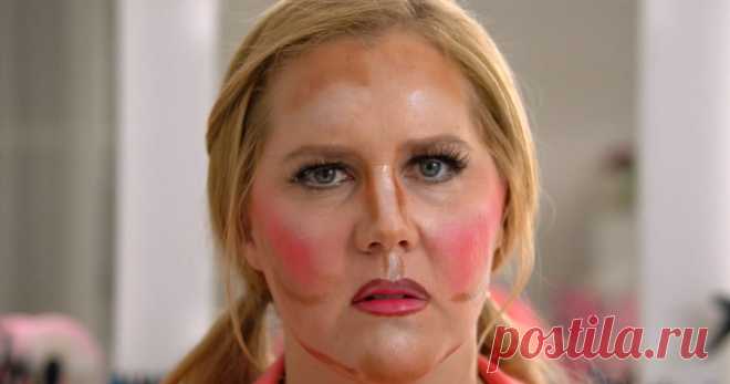 9 бьюти-ошибок, которые не прощают мужчины | Чёрт побери Чрезмерное количество парфюма   Парням невдомек, зачем ты выливаешь на себя полфлакона духов, чтобы потом сбивать с ног всех и вся стойким, удушливым ароматом. Они не знают, что это «уд», «ниша», «лимитэд эдишн» и, честно говоря, знать не хотят. Не злоупотребляй парфюмом и отдавай предпочтение легким цветочно-пудровым ароматам с ноткой цитруса – согласно опросам, именно их мужчины находят наиболее сексуальными. Толст...