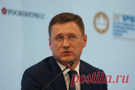 Новак заявил о сокращении мировых инвестиций в нефтегазовую отрасль. Мировые инвестиции в нефтегазовую отрасль искусственно снижены более чем вдвое до 300 миллиардов долларов в год из-за перехода к зеленой энергетике. Об этом заявил вице-премьер России Александр Новак. Он указал на то, что объем инвестиций в мировую нефтяную отрасль снизился «на хайпе перехода к зеленой повестке дня».