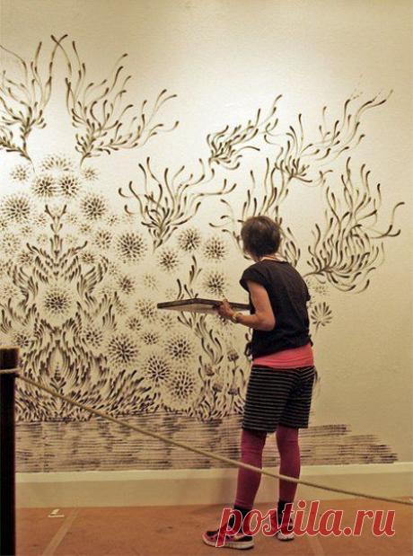 Декор стен: рисование пальцами