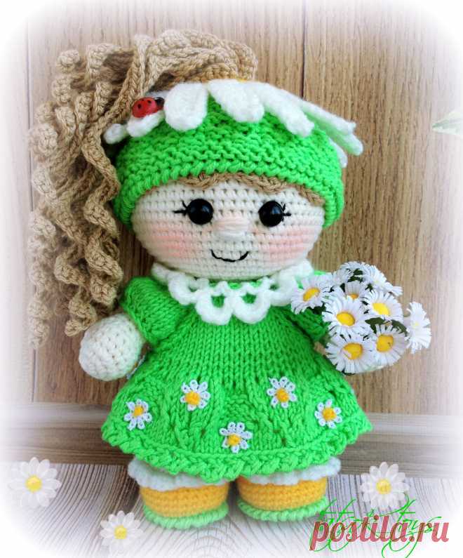 PDF Пупс-малышка Ромашка. FREE amigurumi crochet pattern. Бесплатный мастер-класс, схема и описание для вязания амигуруми крючком. Вяжем игрушки своими руками! Куколка, кукла, doll, puppet, puppe, marioneta, fantoche, poupée, lalka. #амигуруми #amigurumi #amigurumidoll #amigurumipattern #freepattern #freecrochetpatterns #crochetpattern #crochetdoll #crochettutorial #patternsforcrochet #вязание #вязаниекрючком #handmadedoll #рукоделие #ручнаяработа #pattern #tutorial #häkeln #amigurumis #dolls
