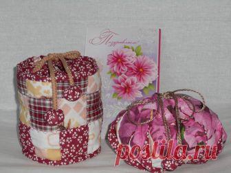 Торбочки и мешочек омияге - запись пользователя olga (Ольга) в сообществе Шитье в категории Швейная мастерская здравствуйте, мастерицы- рукодельницы! После одеял остались маленькие лоскуточки- да разве же можно их выбросить?!   у нас же все в дело  , вот что получилось. В такие мешочки можно и конфетки положить , и клубочки,  да что угодно!