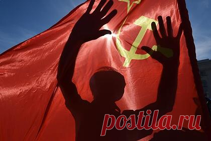 В КПРФ могут рассмотреть вопрос об исключении Рашкина. В КПРФ могут рассмотреть вопрос об исключении депутата Госдумы Валерия Рашкина из партии, но только в случае, если его вина будет доказана. По данным агентства, эту информацию подтвердили депутаты Госдумы от КПРФ Николай Коломейцев, Юрий Синельщиков и Владимир Блоцкий.