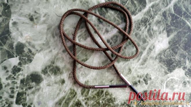 Шнурки-огниво своими руками С таянием снега, подходит и сезон лесных прогулок, походов и рыбалки с ночевками. Следует начинать готовить снаряжение. Спички, зажигалки, разнообразные растопки – это всё, конечно, замечательно, но нужно подумать и о запасном варианте. Такая вещь, как огниво, должна быть с собой у каждого рыбака и