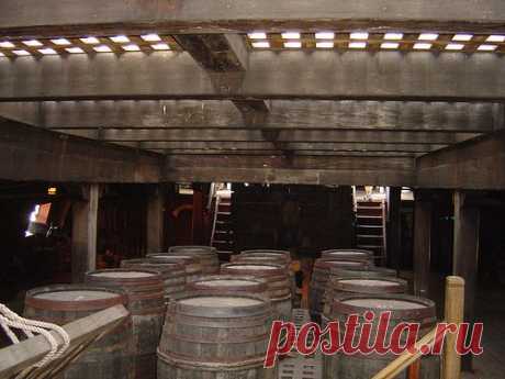 Neptune, showing the deck gratings, nice ideas for pirate ship inside my museum. #pirates