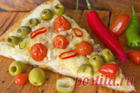 Пицца с курицей и черри