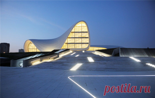 Haydar Aliyev Centre night