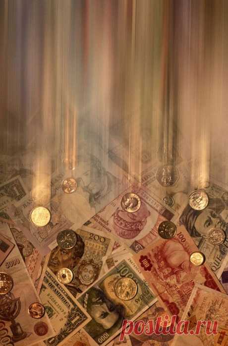 Пусть волшебница жизнь…
На хрустальный поднос
Позолоченный кубок поставит,
Пусть УДАЧИ… плеснет,
А ЗДОРОВЬЯ… нальет
И для СЧАСТЬЯ… ВСЕМ, места оставит!!!