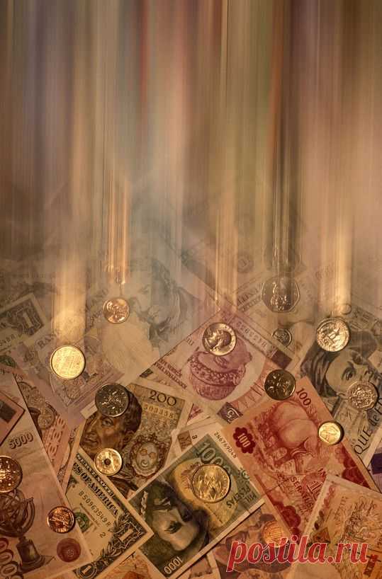 Пусть волшебница жизнь…
На хрустальный поднос
Позолоченный кубок поставит,
Пусть УДАЧИ… плеснет,
А ЗДОРОВЬЯ… нальет
И для СЧАСТЬЯ… ВСЕМ, места оставит!!!