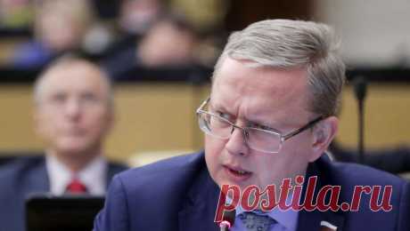 Депутат объяснил цели откровенного интервью Арахамии. Глава фракции пропрезидентской партии &quot;Слуга народа&quot; в Верховной раде и член комитета по нацбезопасности, обороне и разведке Давид Арахамия внезапно дал признательные показания. Об этом в своем Telegram-канале заявил зампред ...