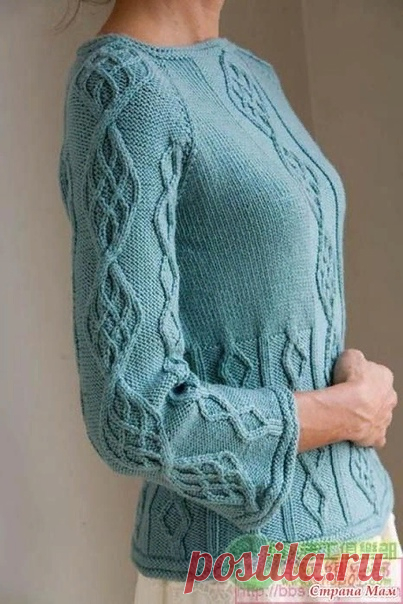 Изысканные араны из старого номера Interweave knits (Весна-2007). Косы удачно подчеркнуты цветом.

Вот интересно, араны никогда не выглядят устаревшими, даже через 100 лет.