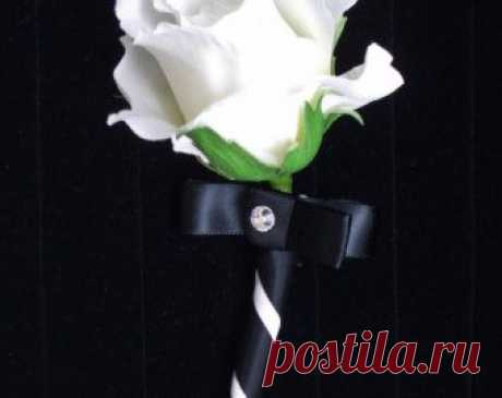 Items similar to YoYo Boutonniere Made To Order on Etsy  бутоньерки