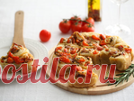 Несладкий пирог с помидорами и петрушкой