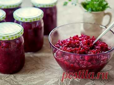 Маринуем свеклу на зиму. Вкусно, быстро и полезно! Если вы никогда не консервировали свеклу, пора это исправлять. Такая зимняя заготовка точно не будет стоять без дела. Она имеет насыщенный и пряный вкус, поэтому станет изюминкой любого салата. И к...