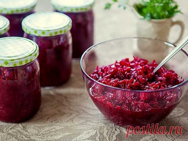 Маринуем свеклу на зиму. Вкусно, быстро и полезно! Если вы никогда не консервировали свеклу, пора это исправлять. Такая зимняя заготовка точно не будет стоять без дела. Она имеет насыщенный и пряный вкус, поэтому станет изюминкой любого салата. И к...