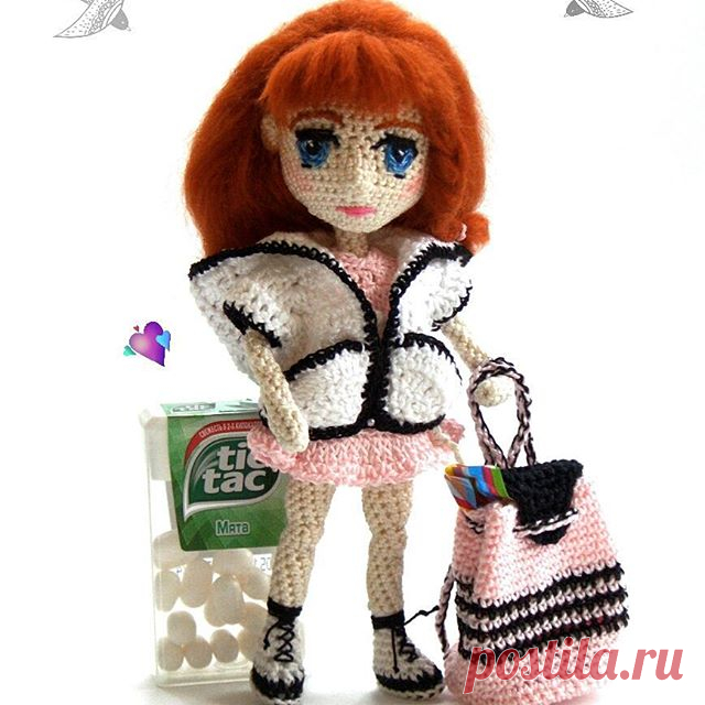 😍Малышка куколка Джилли очень любит конфеты🍬🍭. Сегодня ей подарили рюкзачок 🎒и первым делом она положила в него конфетки🏠😊Куколка 14 см, на проволочном каркасе, связана крючком, волосы приваляны. Стоит с опорой. Куртка снимается😊 #крючком #1_handmade #handmade_all_tut#best_handmade_world#woki1 #кукларучнойработы #amigurumidoll #artdoll #ручная_работа #crochet  #amigurumilove  #амигуруми  #collectiondoll #интерьернаякукла #doll  #dolls #crochettoys#вяжутнетолькобабуш...