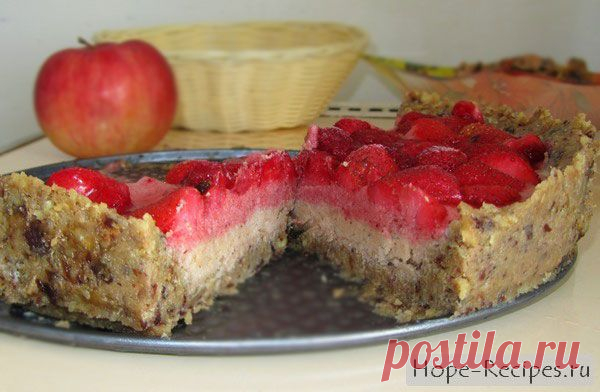 Живой торт без выпечки с грецкими орехами и клубникой « Рецепты Надежды