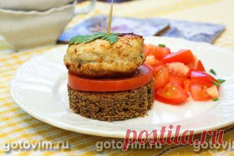 Куриные котлеты воздушные. Рецепт с фото Этот рецепт куриных котлет отличается от остальных тем, что по нему можно приготовить воздушные, хорошо держащие форму котлеты. На гарнир подойдут свежие овощи, отварной рис и картофельное пюре.