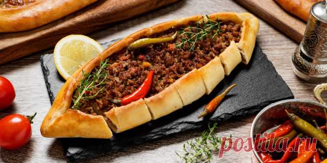 Пиде — турецкие лодочки с мясной начинкой - Лайфхакер