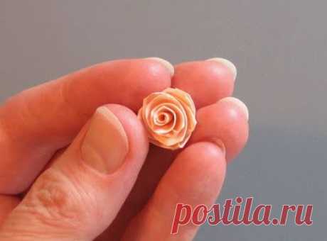 All Things Paper: Folded Rose Tutorial