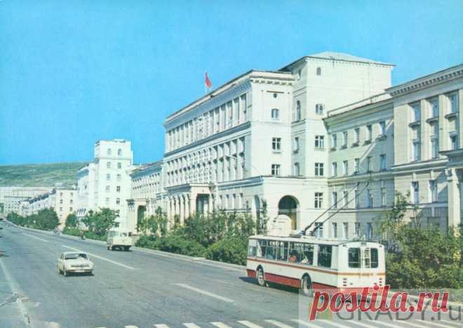 Мурманск, Россия - Дом Советов - 1978-й год - г3096 | GRADY.ru