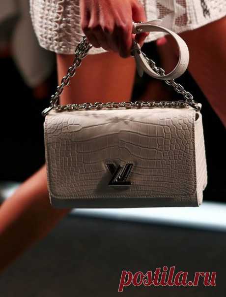 Коллекция prêt-à-porter весна-лето 2015 от LOUIS VUITTON