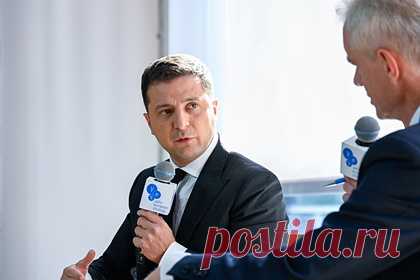 Зеленский попросил НАТО о помощи в Черном море. Президент Украины Владимир Зеленский в ходе встречи с генсеком НАТО Йенсом Столтенбергом попросил о помощи в Черном море, увеличив присутствие флотов стран-членов альянса в регионе. Также указывается, что Зеленский заявил о готовности Украины активно участвовать в соответствующих совместных действиях с альянсом.