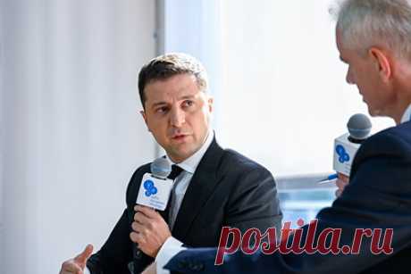 Зеленский попросил НАТО о помощи в Черном море. Президент Украины Владимир Зеленский в ходе встречи с генсеком НАТО Йенсом Столтенбергом попросил о помощи в Черном море, увеличив присутствие флотов стран-членов альянса в регионе. Также указывается, что Зеленский заявил о готовности Украины активно участвовать в соответствующих совместных действиях с альянсом.