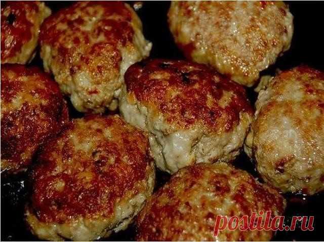 РЕДЧАЙШИЙ РЕЦЕПТ БЕСПОДОБНЫХ КОТЛЕТ! 

Что понадобится: 500 грамм фарша; Стакан вареного риса; Половинка среднего кочана капусты (можно и больше); Лук; Морковка; Пучок свежей зелени; Одно яйцо; Панировочные сухари для панировки котлет